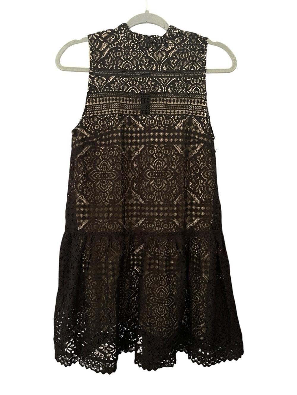 NWT Isla Maude Black Lace Mini Dress Sleeveless Mock Neck Womens S Approx